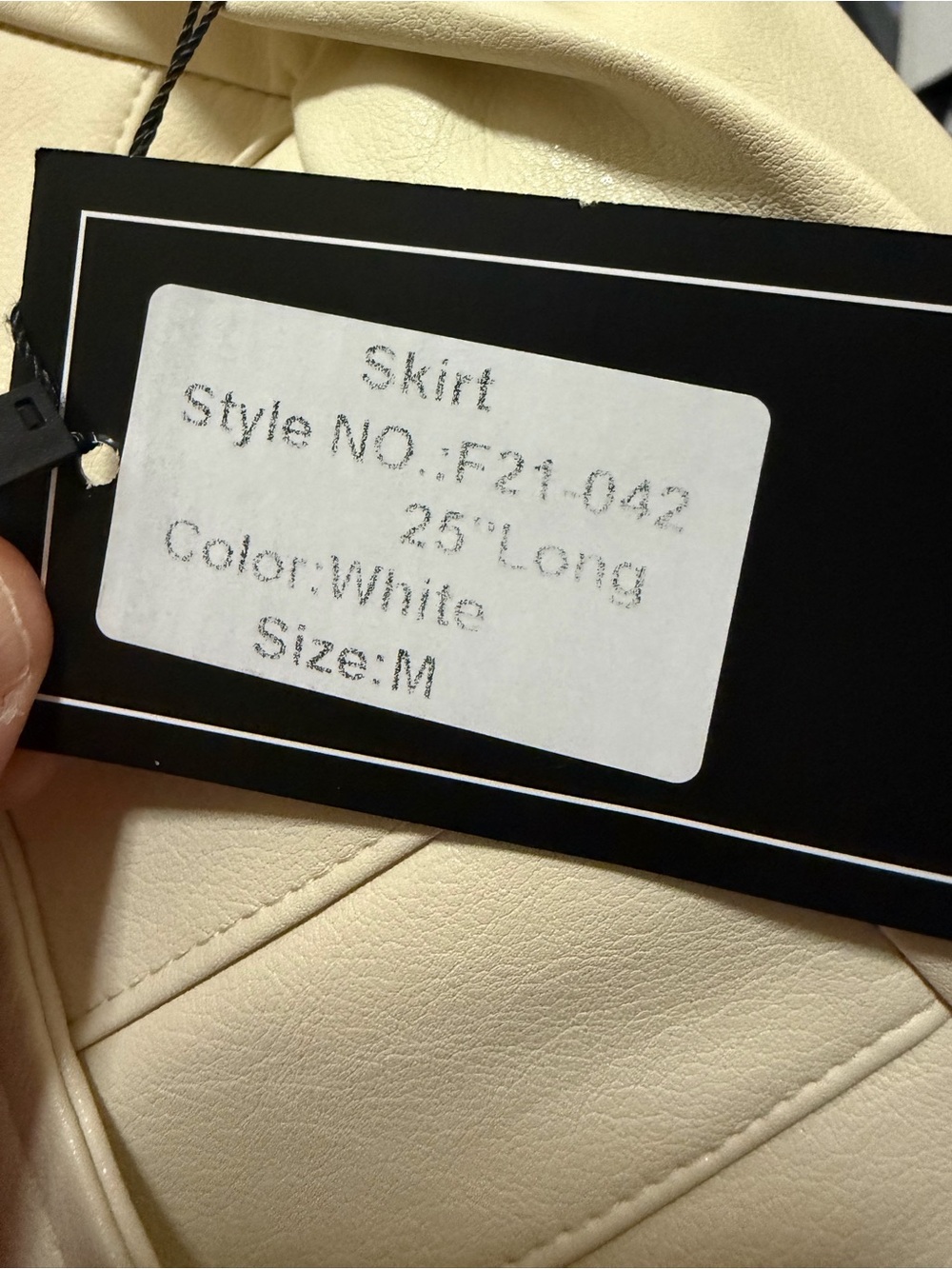 Apparalel Vegan Leather Pleated Skirt in Vanilla / 25" Long / M - Picture 2 of 2